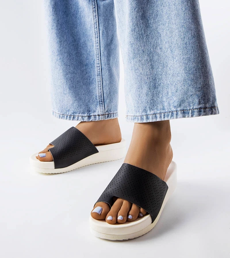 Černé žabky Monferrato na podpatku