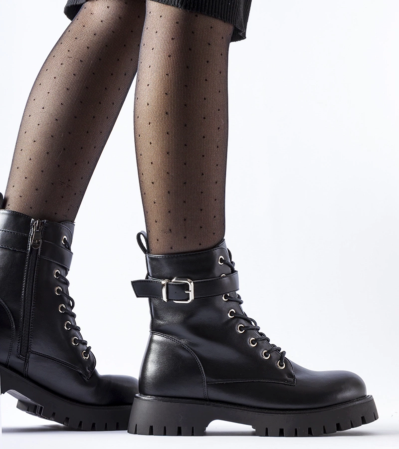 Černé zateplené botky s ozdobnou sponou Fino