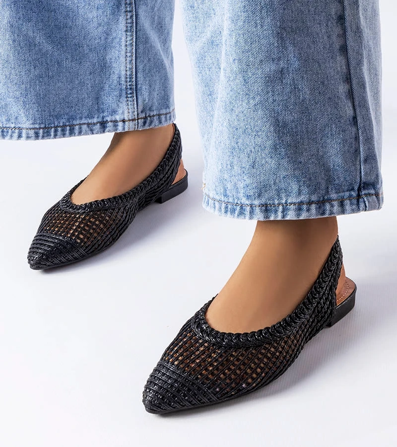 Černé ažurové baleríny s otevřeným podpatkem značky Maheu