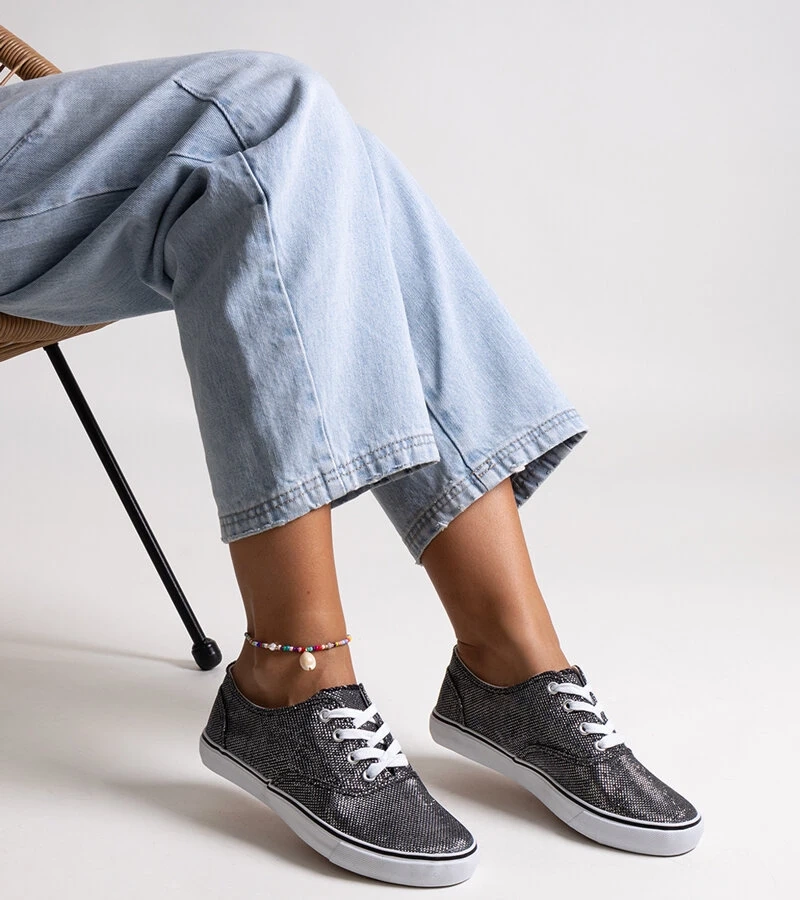 Černé lesklé tenisky Donnamika