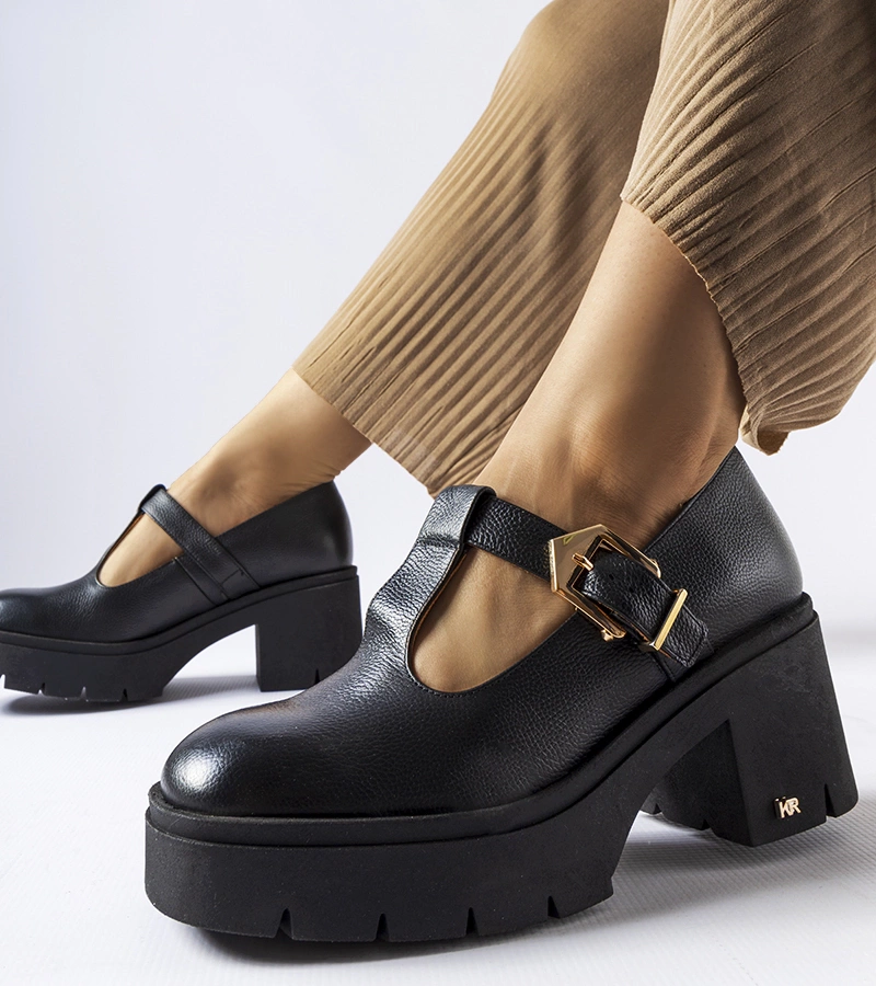 Černé kožené polobotky Karino