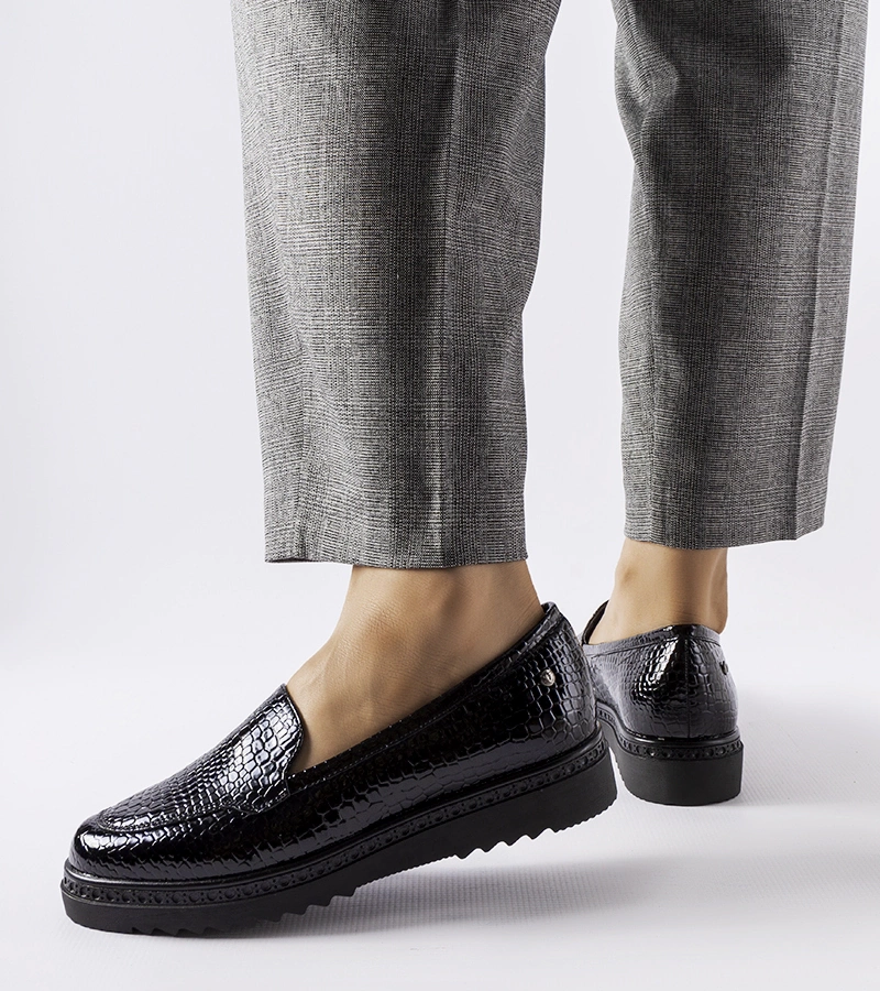 Černé lakované mokasíny Vinceza