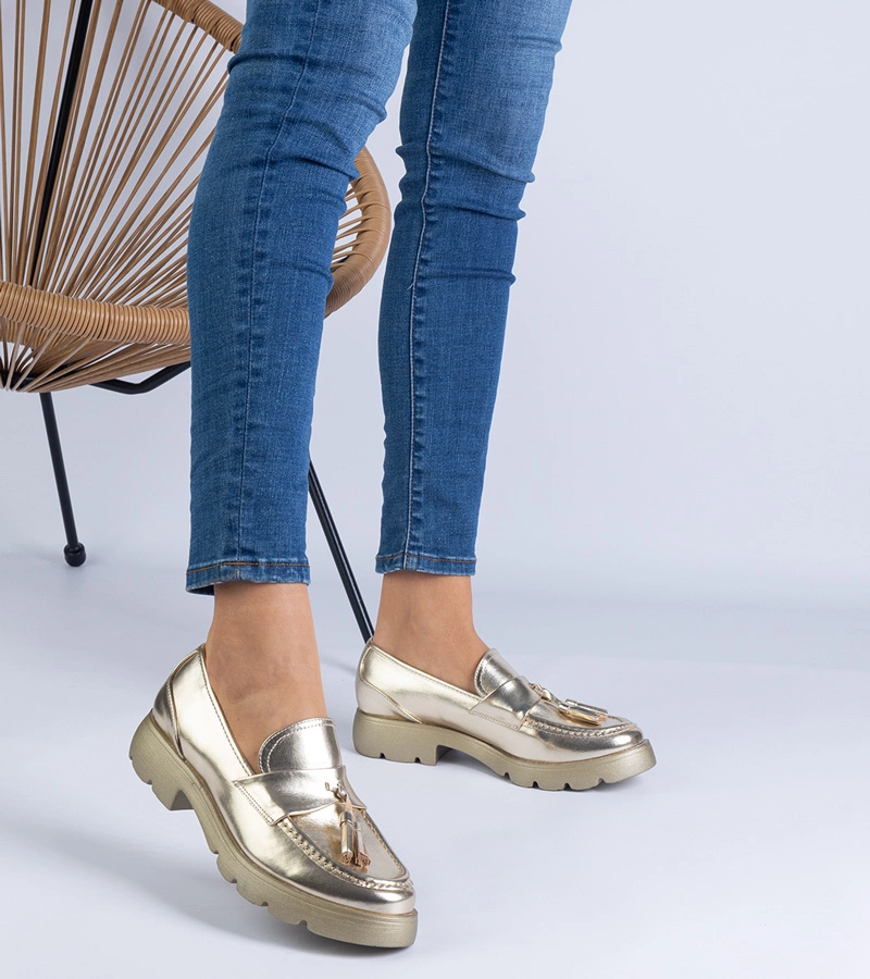 Zlaté klasické polobotky s třásněmi Esitta