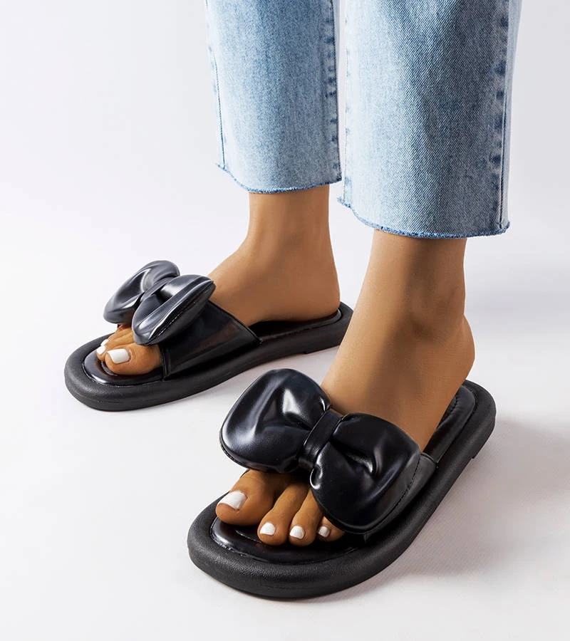 Černé žabky s mašlí Lende