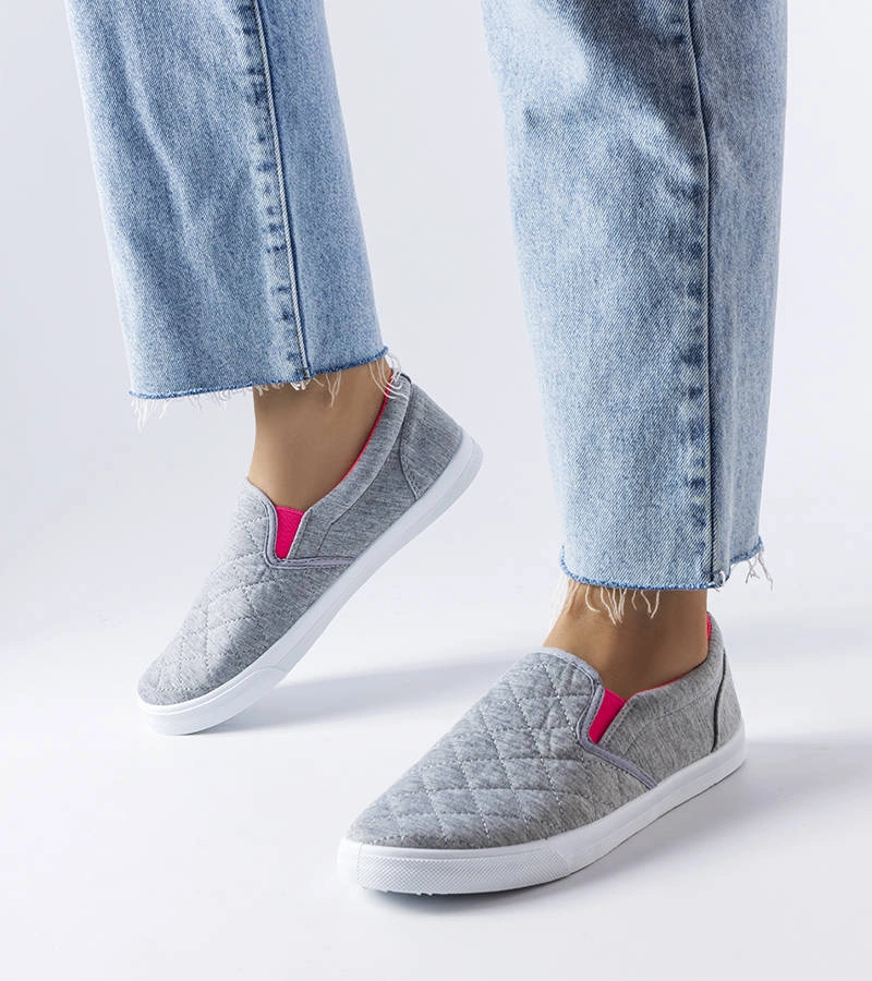 Šedé prošívané nazouvací tenisky Gregory