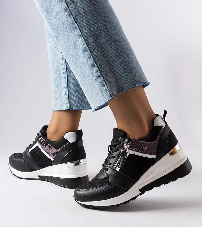 Černé tenisky na platformách od Deodata