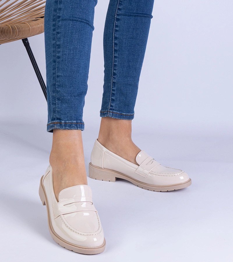 Béžové dámské lakované polobotky Eledia