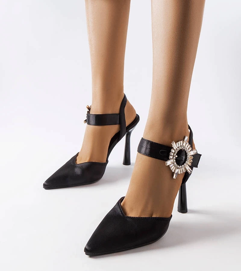 Černé saténové sandály na jehlovém podpatku Linda