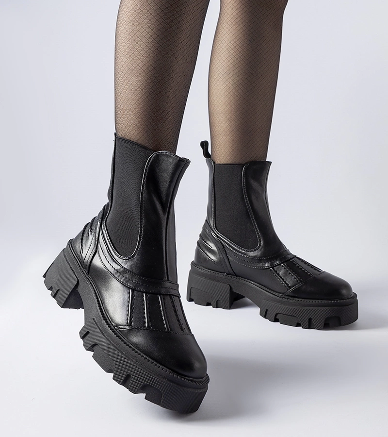 Černé masivní zateplené workery Carruba