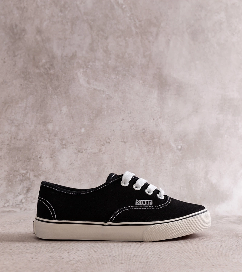 Černé dětské tenisky Costrana