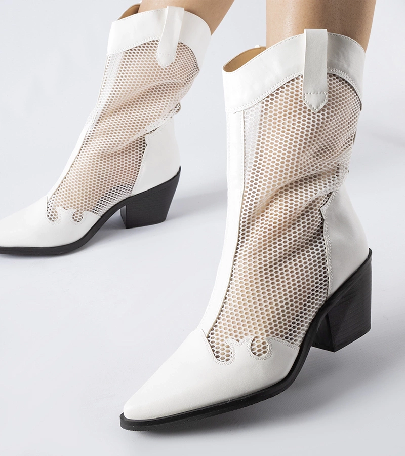 Bílé krajkové kovbojky na nízkém podpatku Beato