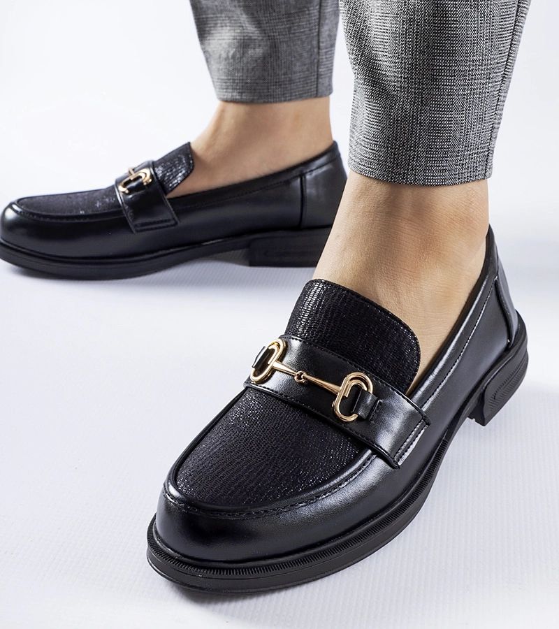 Černé mokasíny s přezkou Gennaro