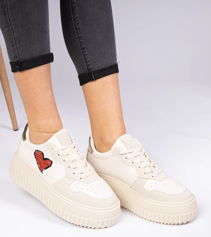 Béžové dámské tenisky s třpytivým srdíčkem Laira