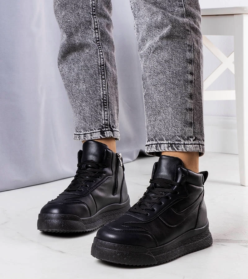 Černé zateplené tenisky Korti