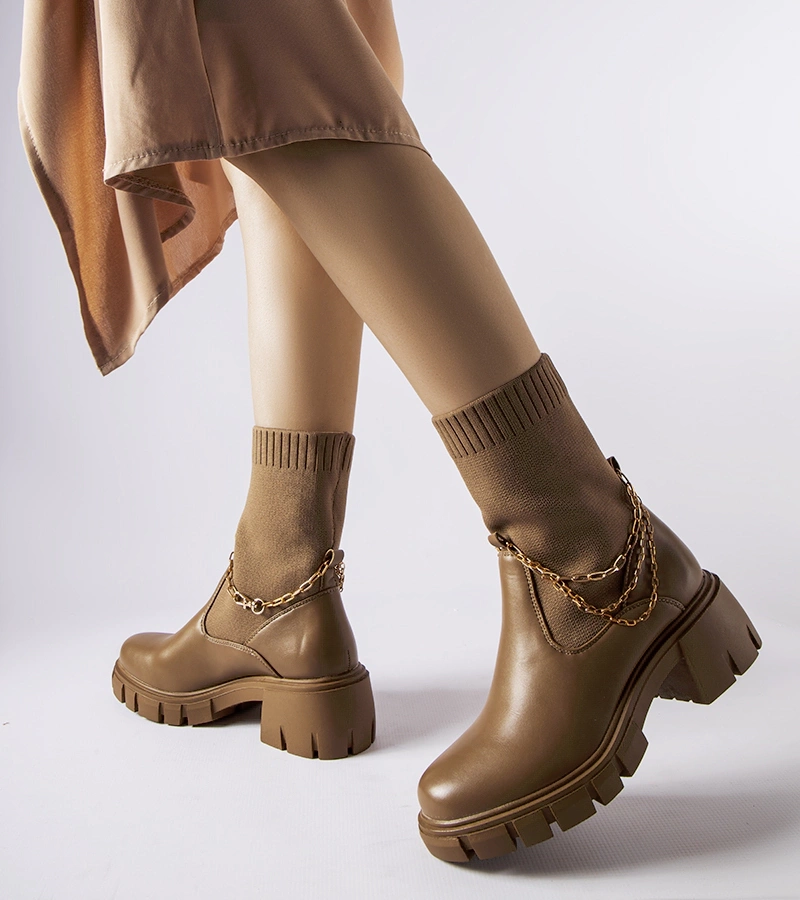 Hnědé kotníkové boty s pružnou holení Naser