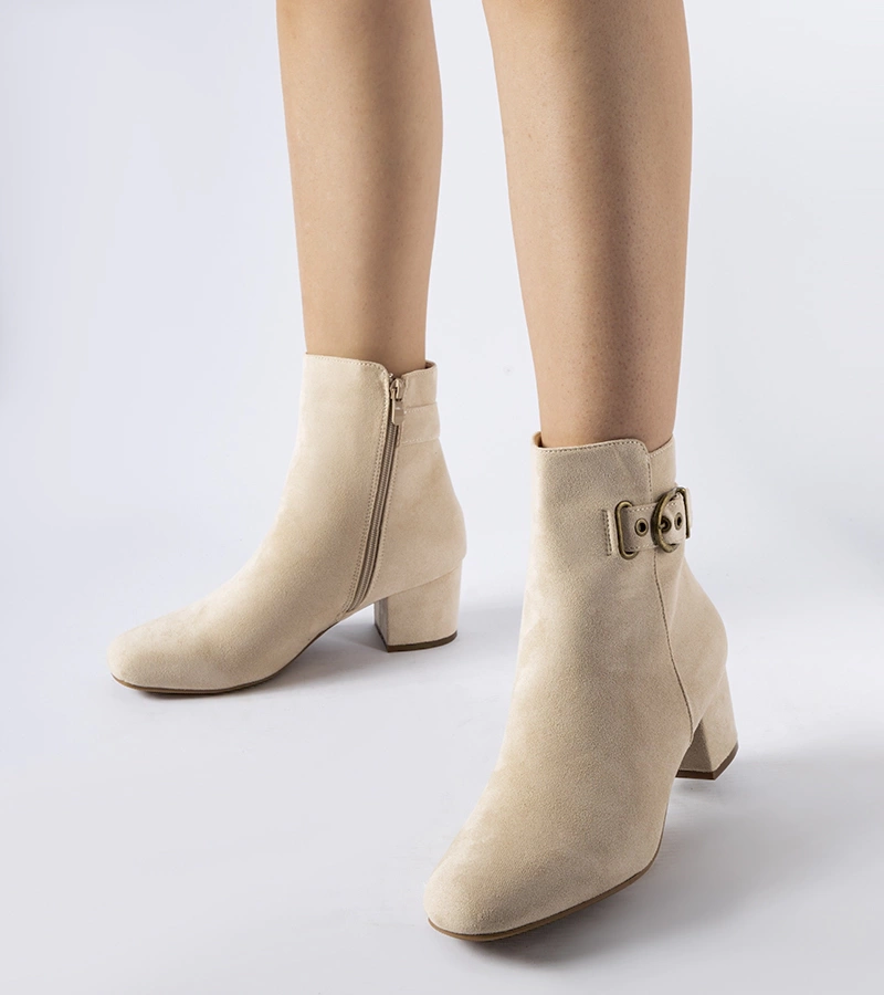 Bežové kotníčkové boty na nízkém podpatku z ekokože Nemaha