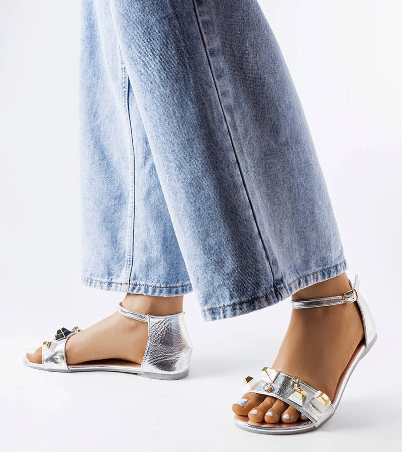 Stříbrné zdobené sandály Riverdale