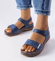 Námořnická modrá