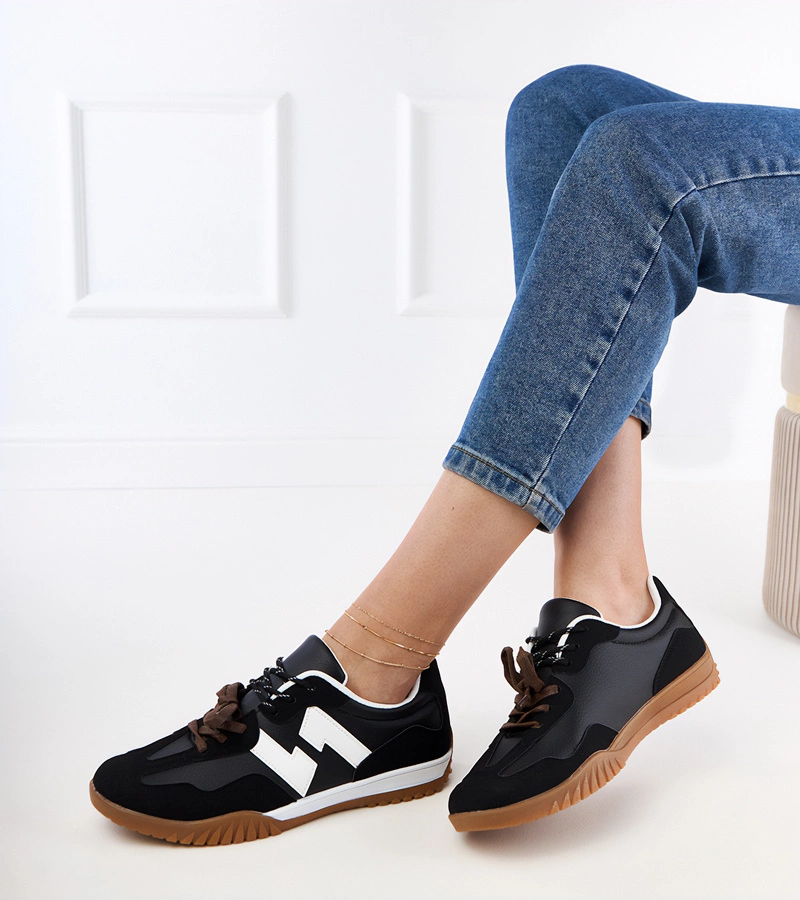 Černé tenisky Bekki s barevnými tkaničkami