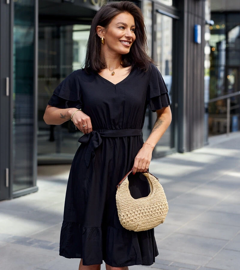 Černé midi šaty s páskem Sagasa