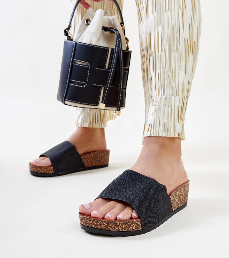 Černé pantofle na korkovém podpatku Naifene