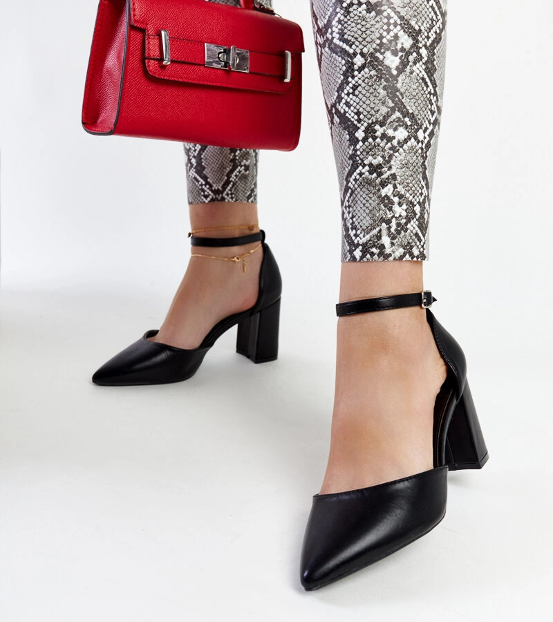 Černé lodičky na podpatku Artje