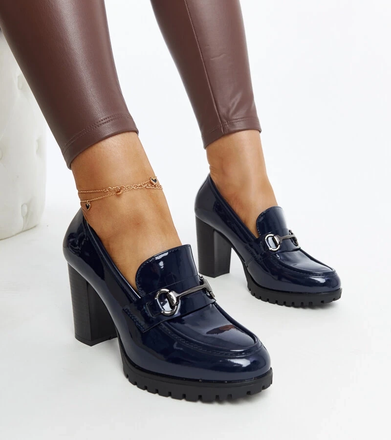 Granátové lakované lodičky na sloupku Giacoma