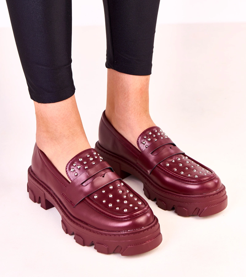 Bordové dámské mokasíny zdobené cvočky Memolis