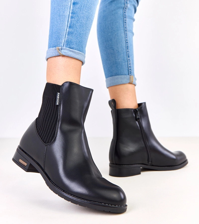 Černé kotníkové boty na ploché podrážce s elastickou vsadkou Gres