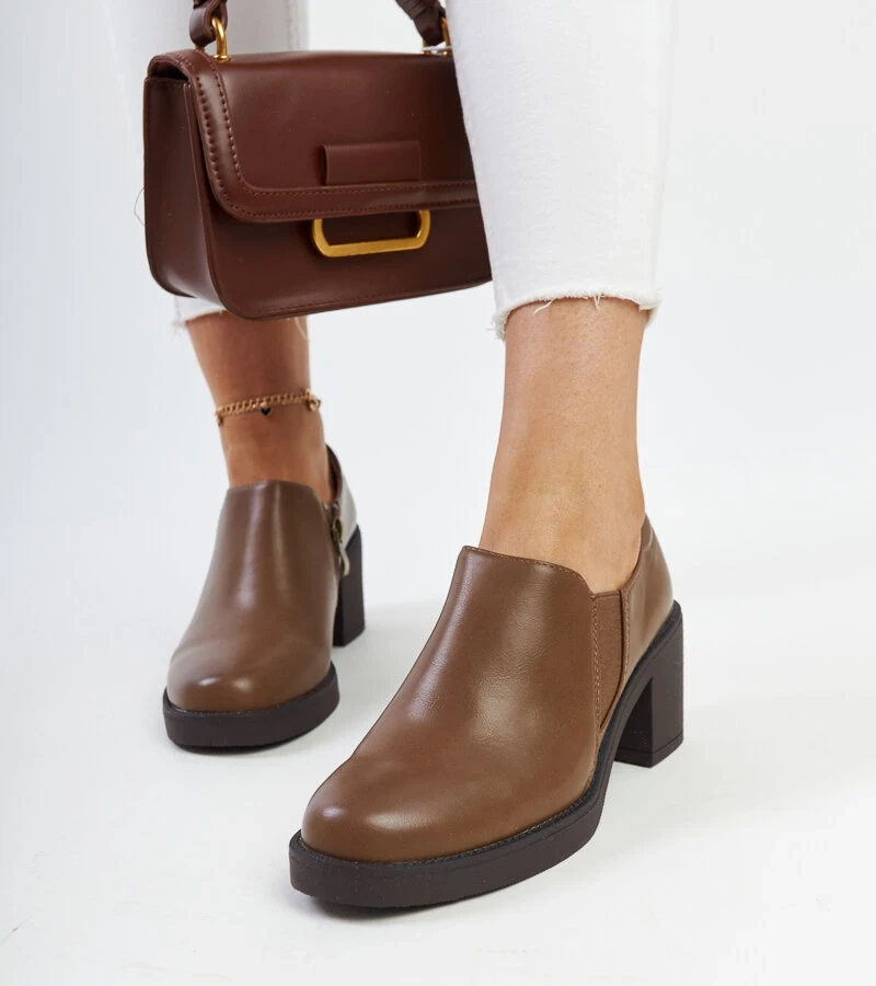 Hnědé polobotky na podpatku Lavia