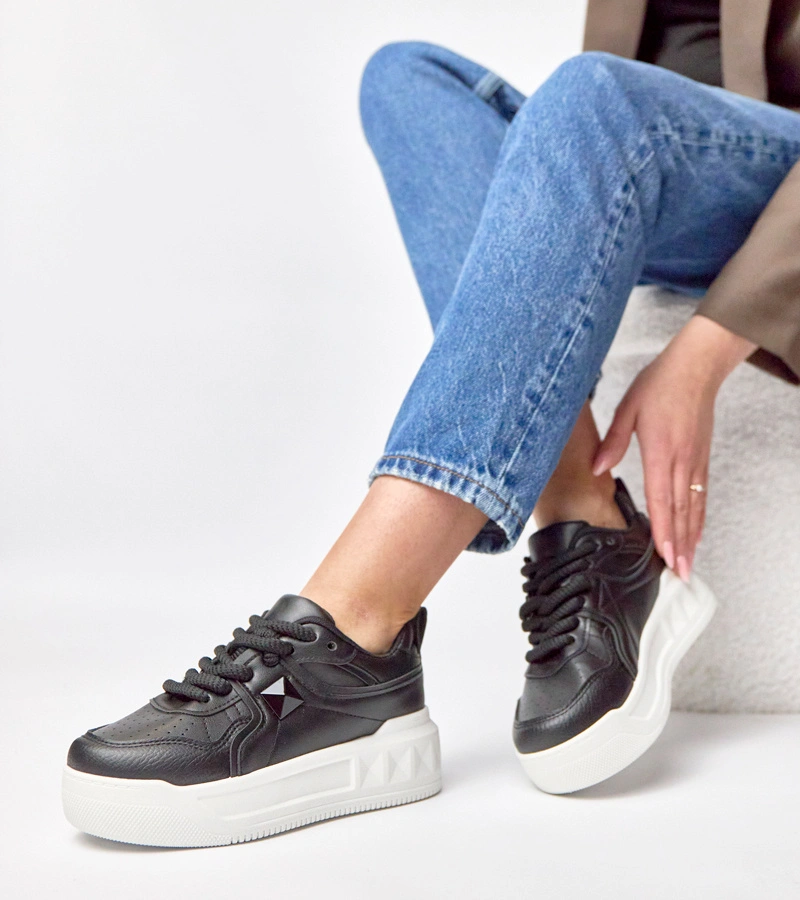 Černé tenisky na platformě Alessandra