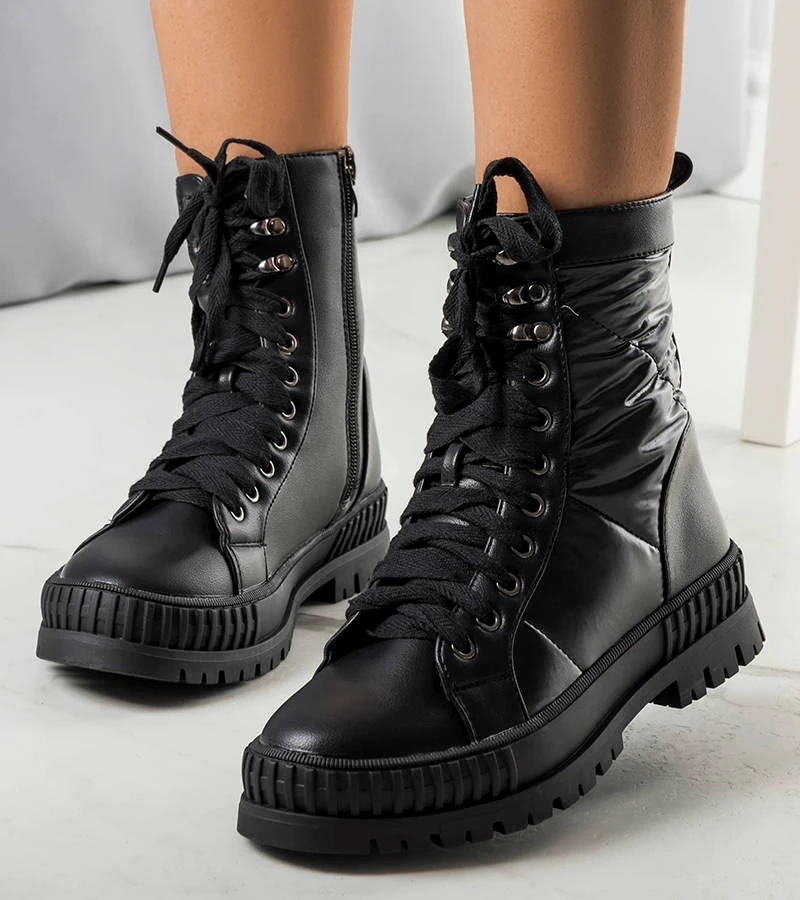 Černé zateplené trappery Hamina