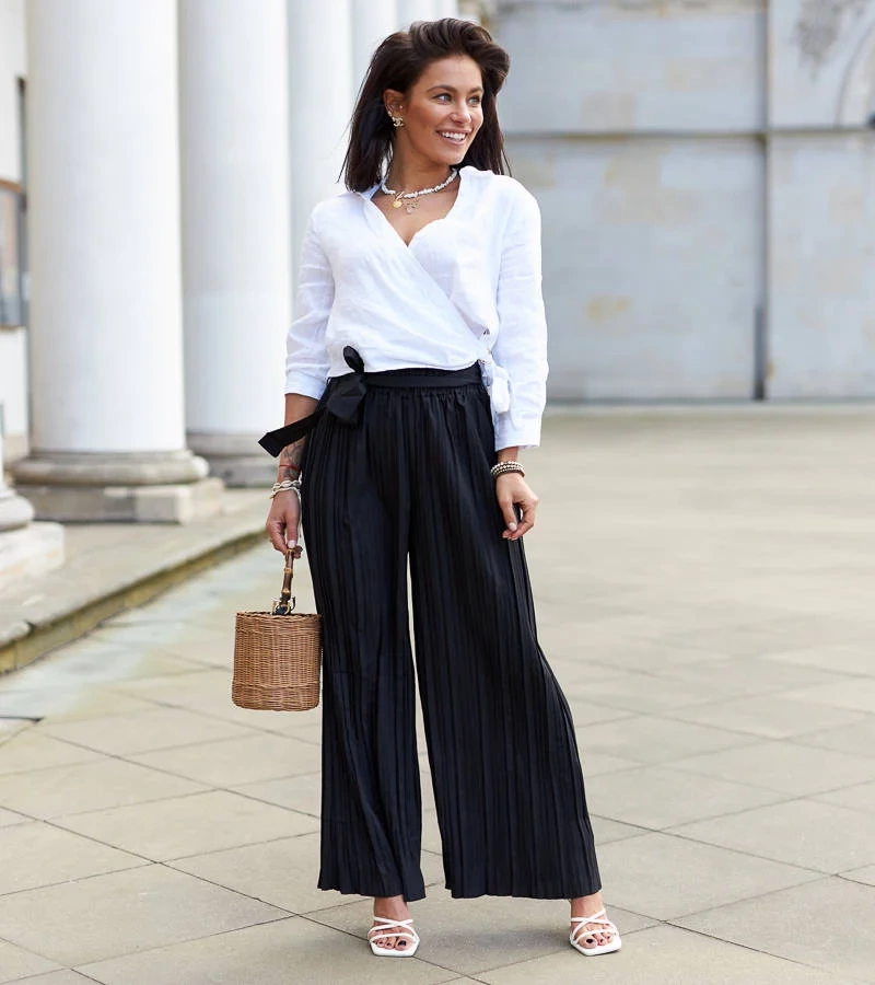 Černé dámské široké plisované kalhoty Zakia