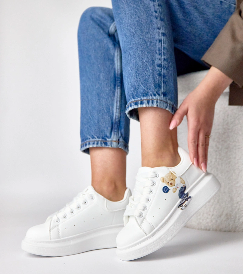 Bílé tenisky na platformě s medvídkem Margot