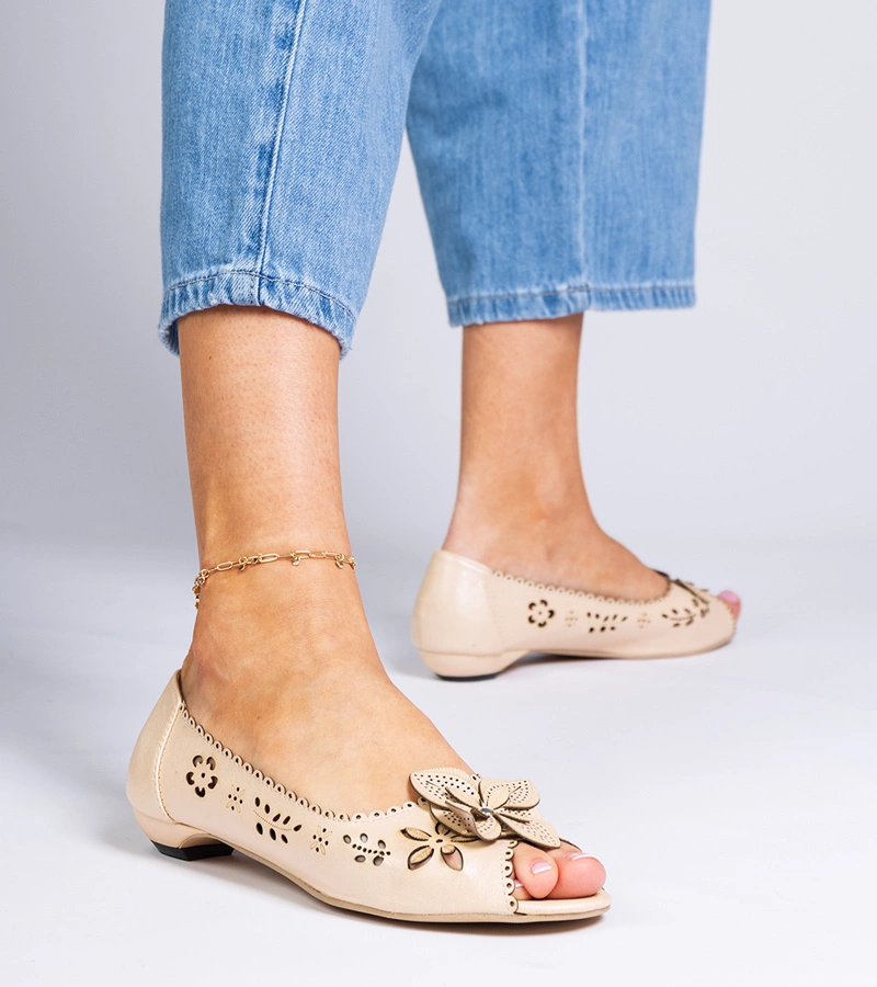 Béžové ažurové baleríny s otevřenou špičkou Ursull