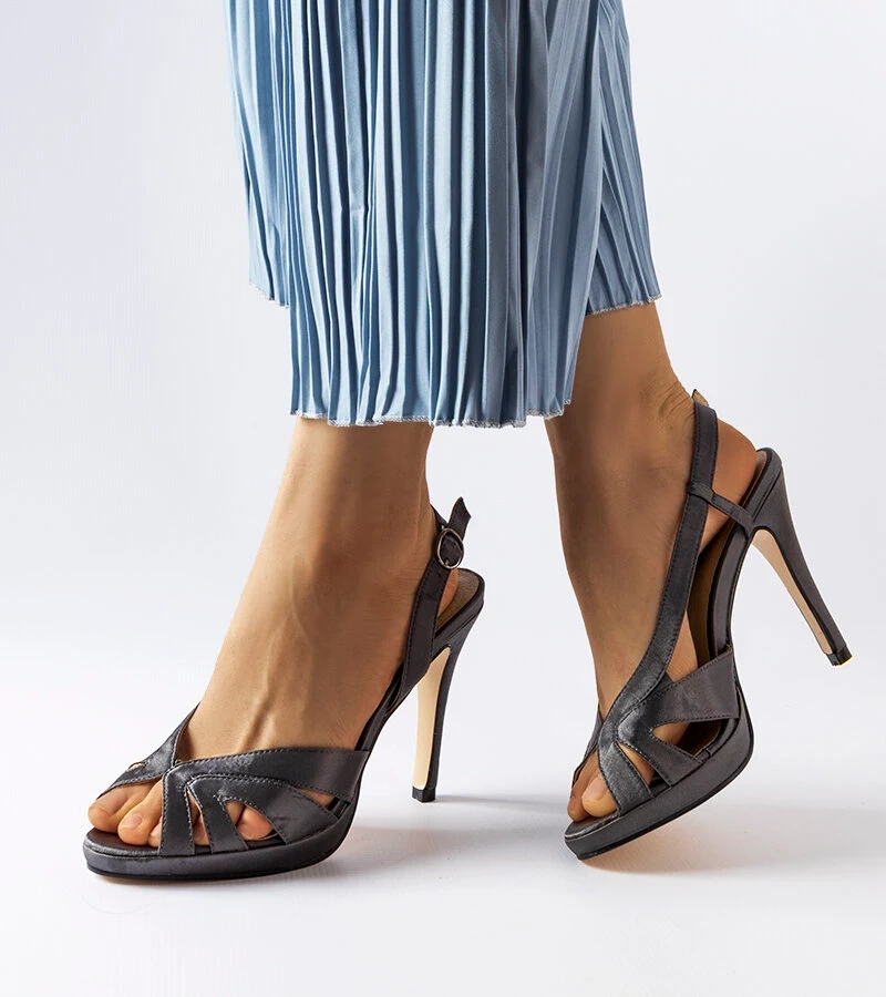 Šedé sandály na jehlovém podpatku Alpaca