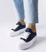 Námořnická modrá