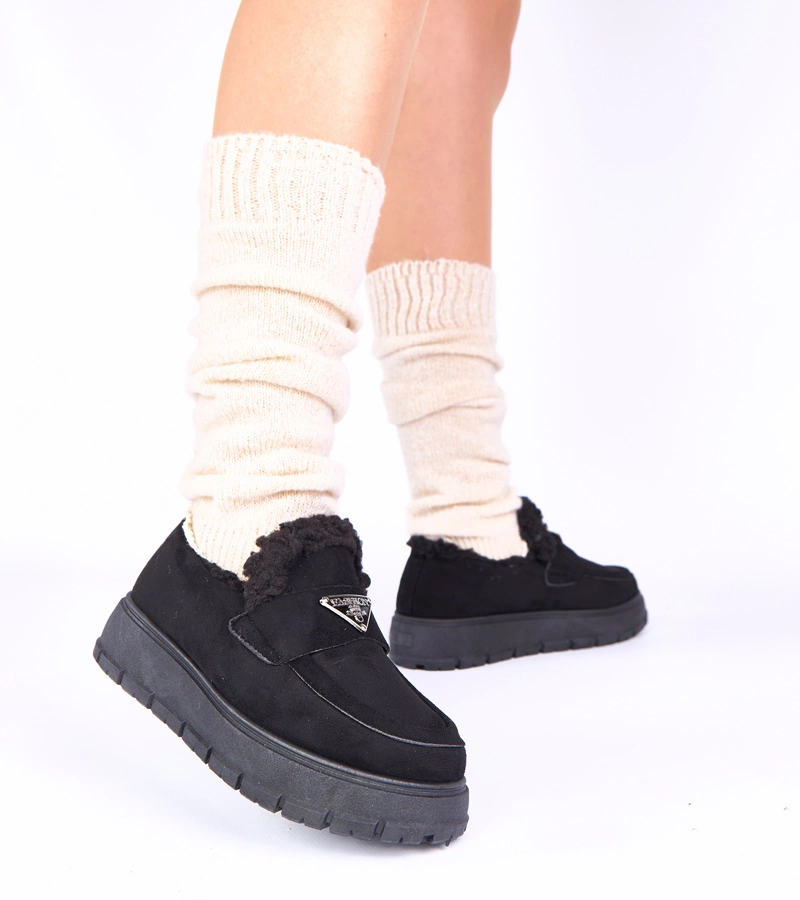 Černé mokasíny na platformě zateplené kožíškem Kirby