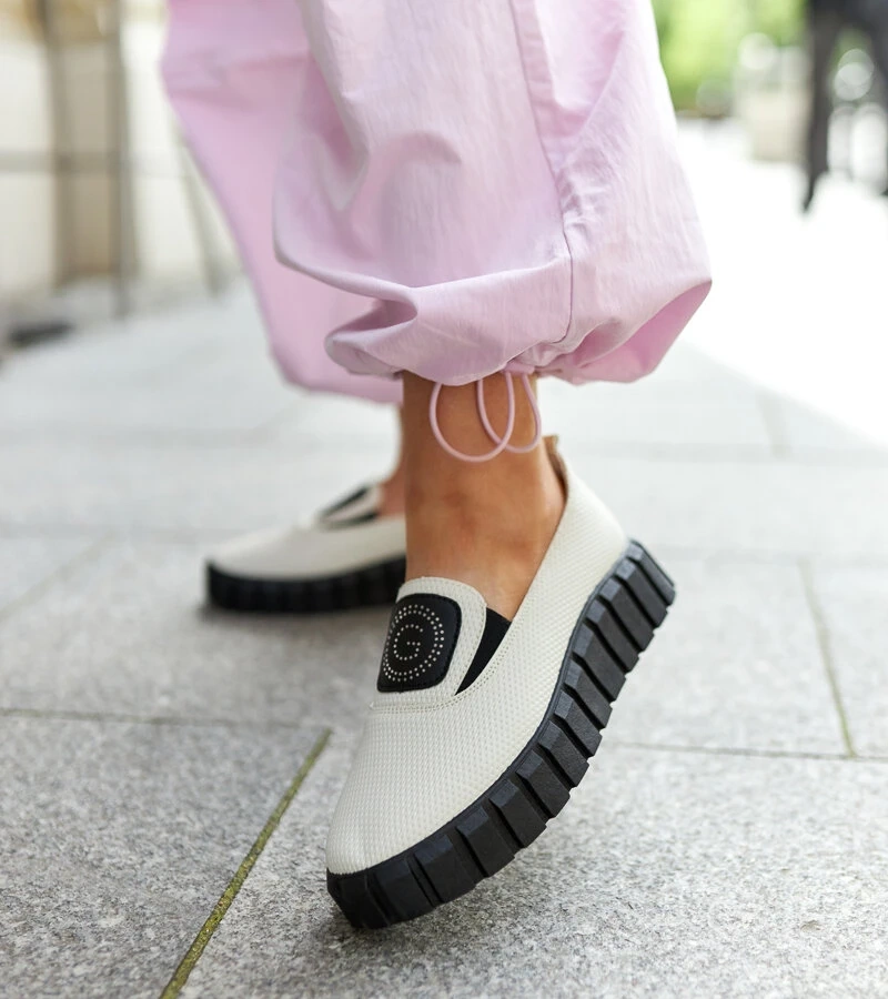 Bežové polobotky na masivní podrážce Teska