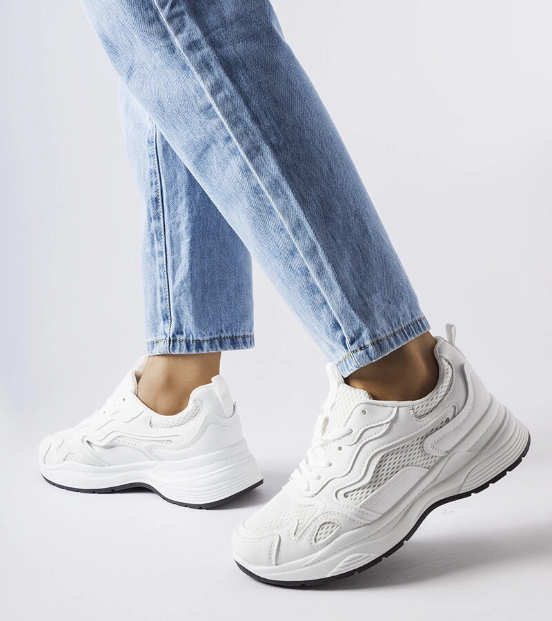 Bílé sportovní tenisky Hollow