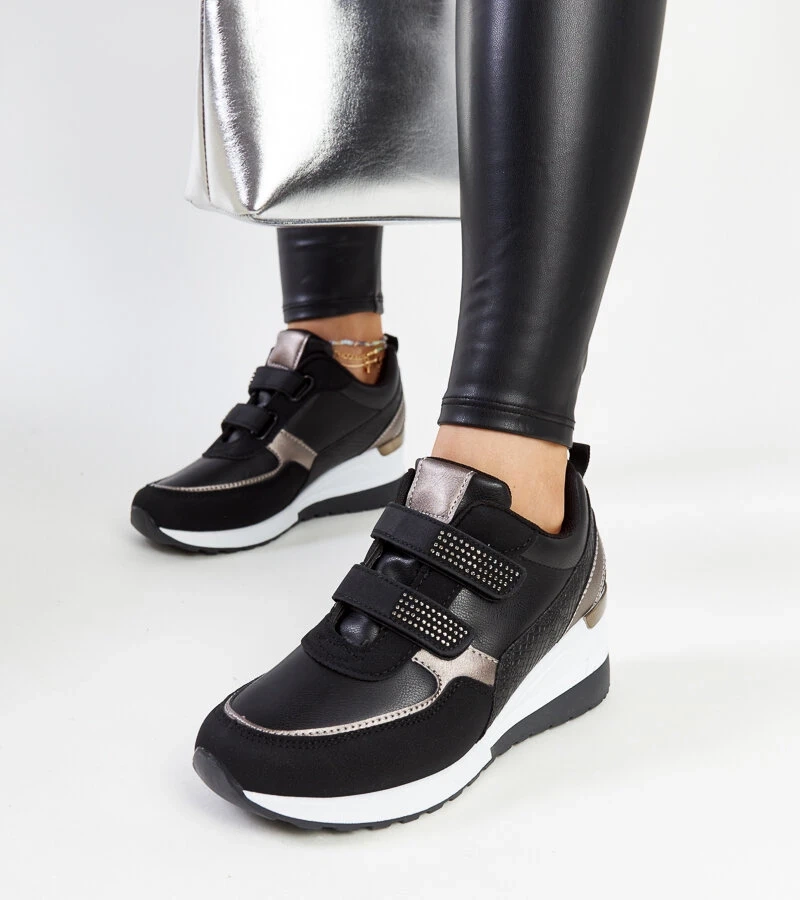 Černé tenisky na platformě zdobené zirkony Asmeret