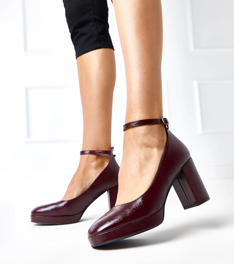 Lakované vínové lodičky na masivním podpatku Batuma