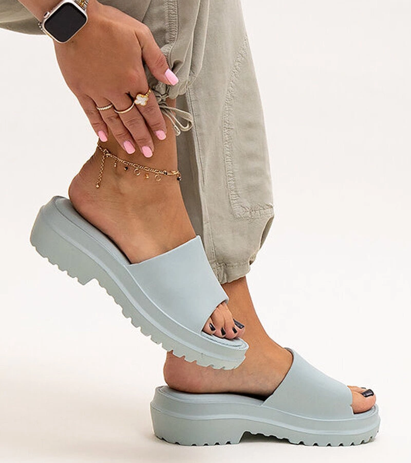 Mátové pantofle na tlusté podrážce Soiza