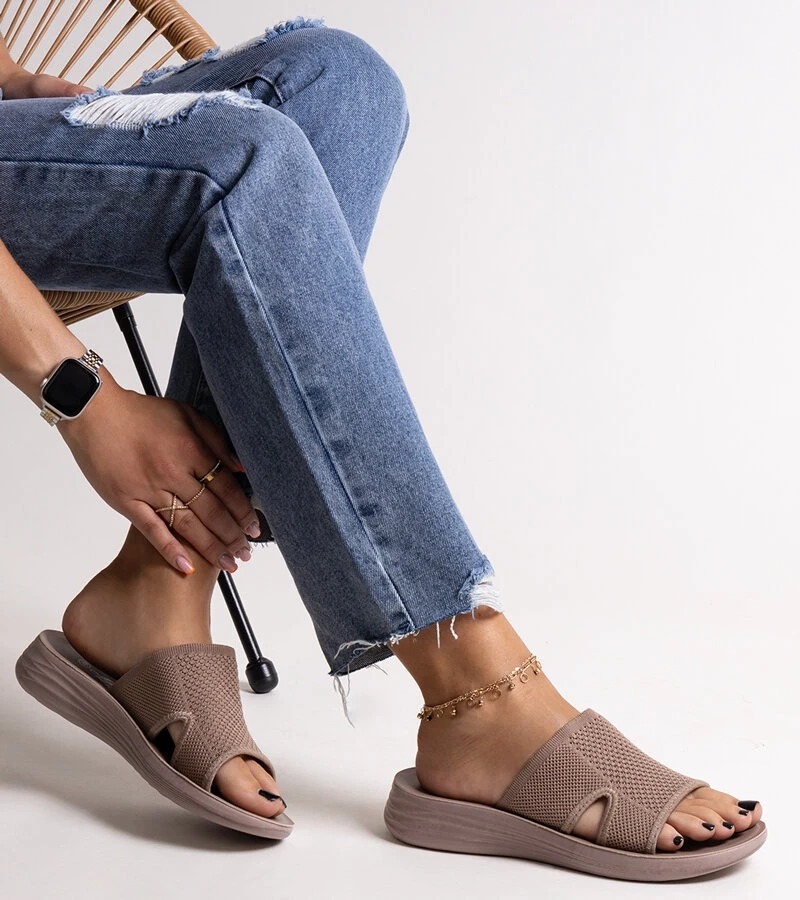 Hnědé pantofle na platformě Linah