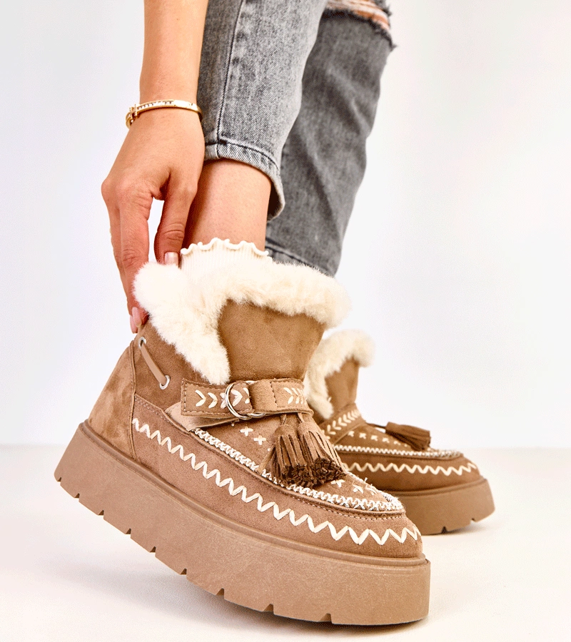 Světlé hnědé sněhule na platformě s třásněmi Maurisa