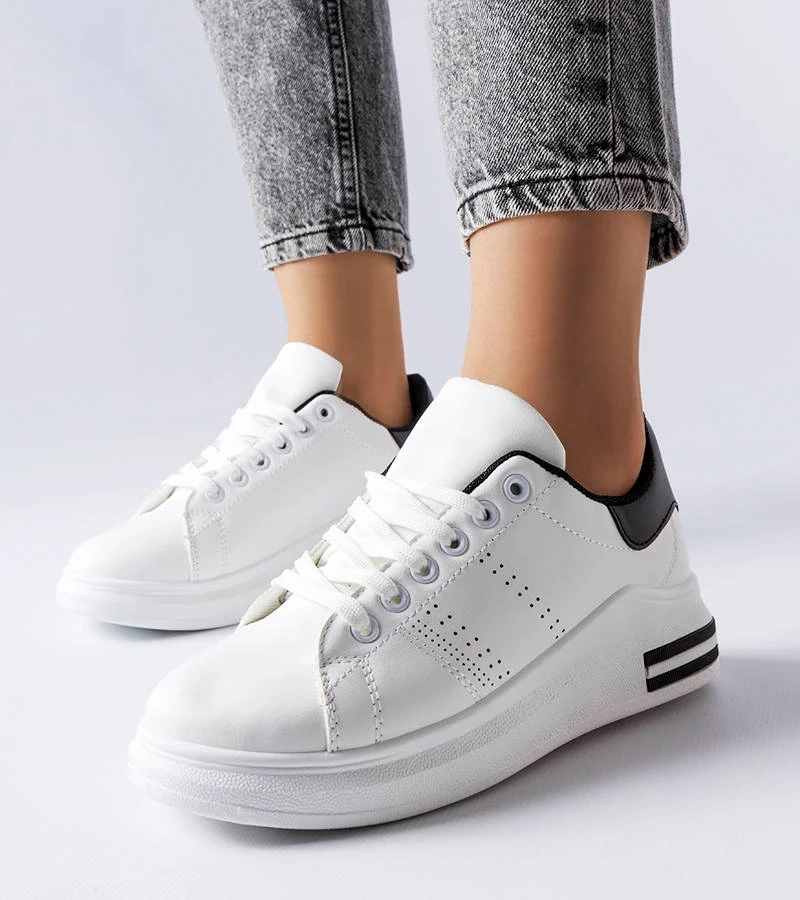 Bílé tenisky s černým akcentem Davisson