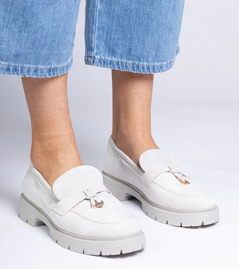 Šedé elegantní mokasíny z eko-semiše s ozdobou Marsella