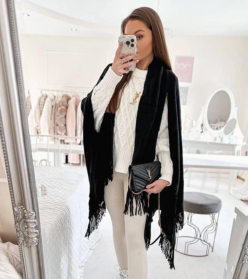 Tmavě modrý přehoz s třásněmi Noah