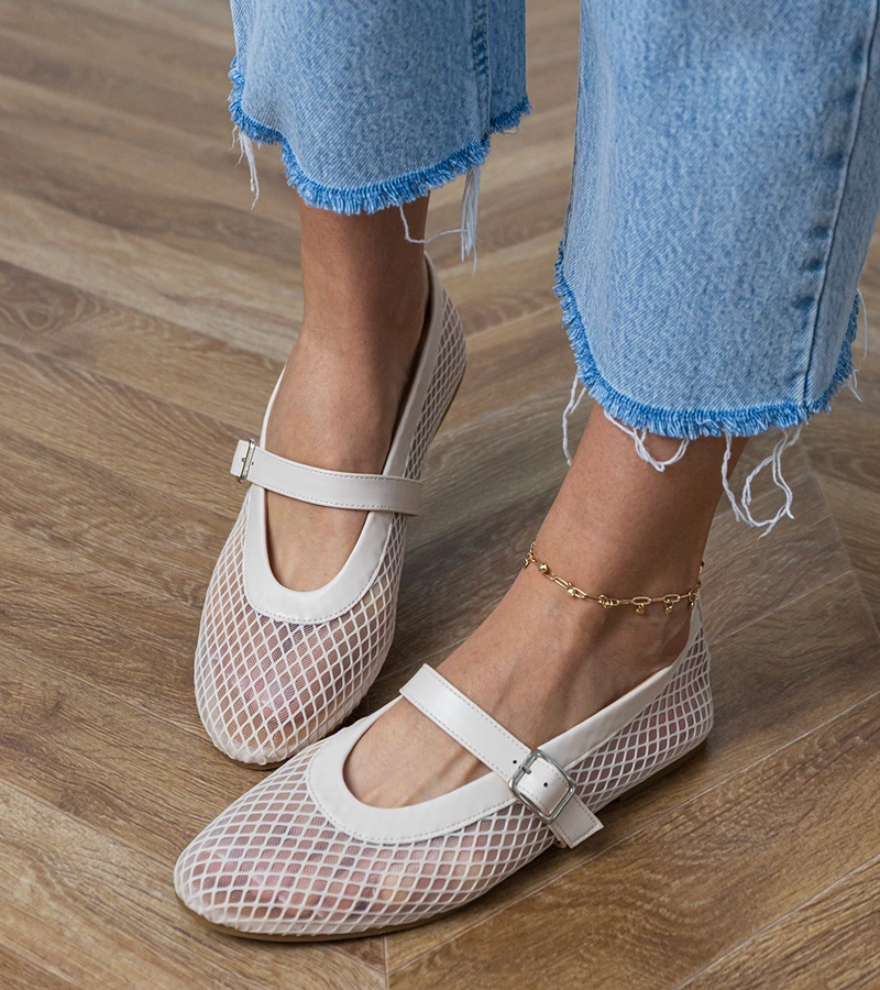 Béžové síťované baleríny s přezkou Turina