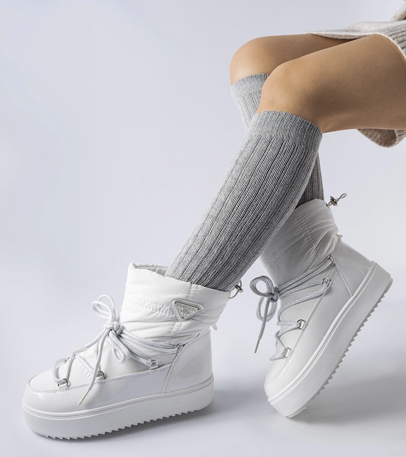 Bílé zateplené sněhule s elastickou gumičkou Oslavia